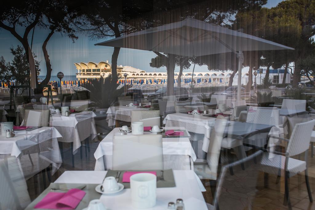 Hotel Luna Lignano Sabbiadoro Kültér fotó