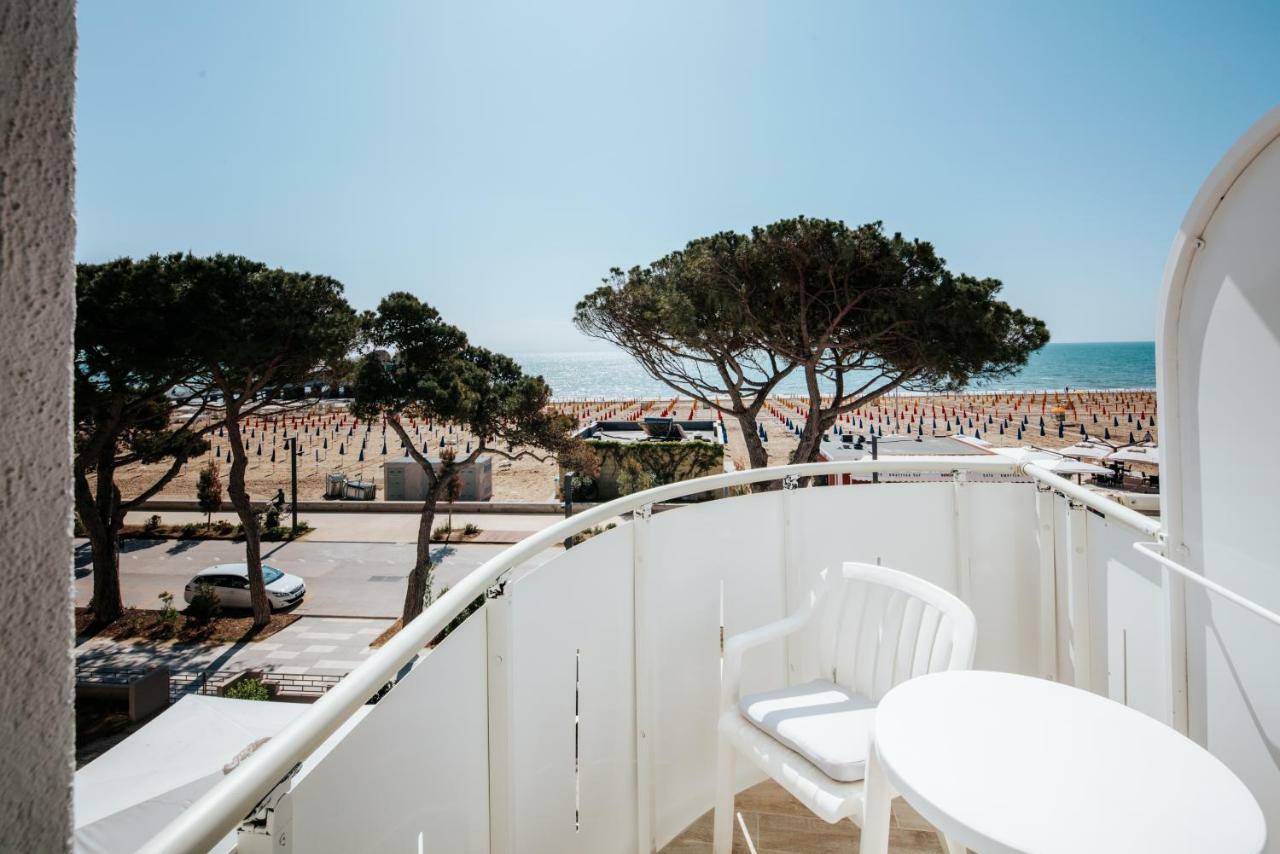 Hotel Luna Lignano Sabbiadoro Kültér fotó