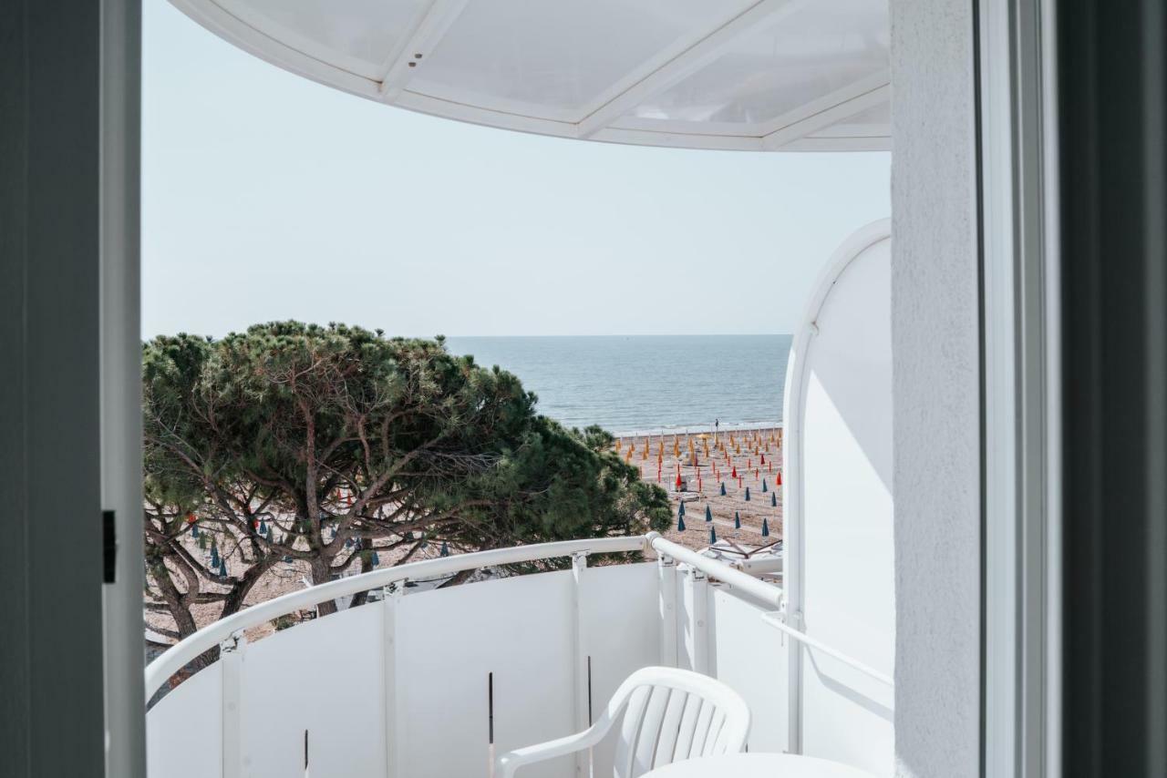 Hotel Luna Lignano Sabbiadoro Kültér fotó