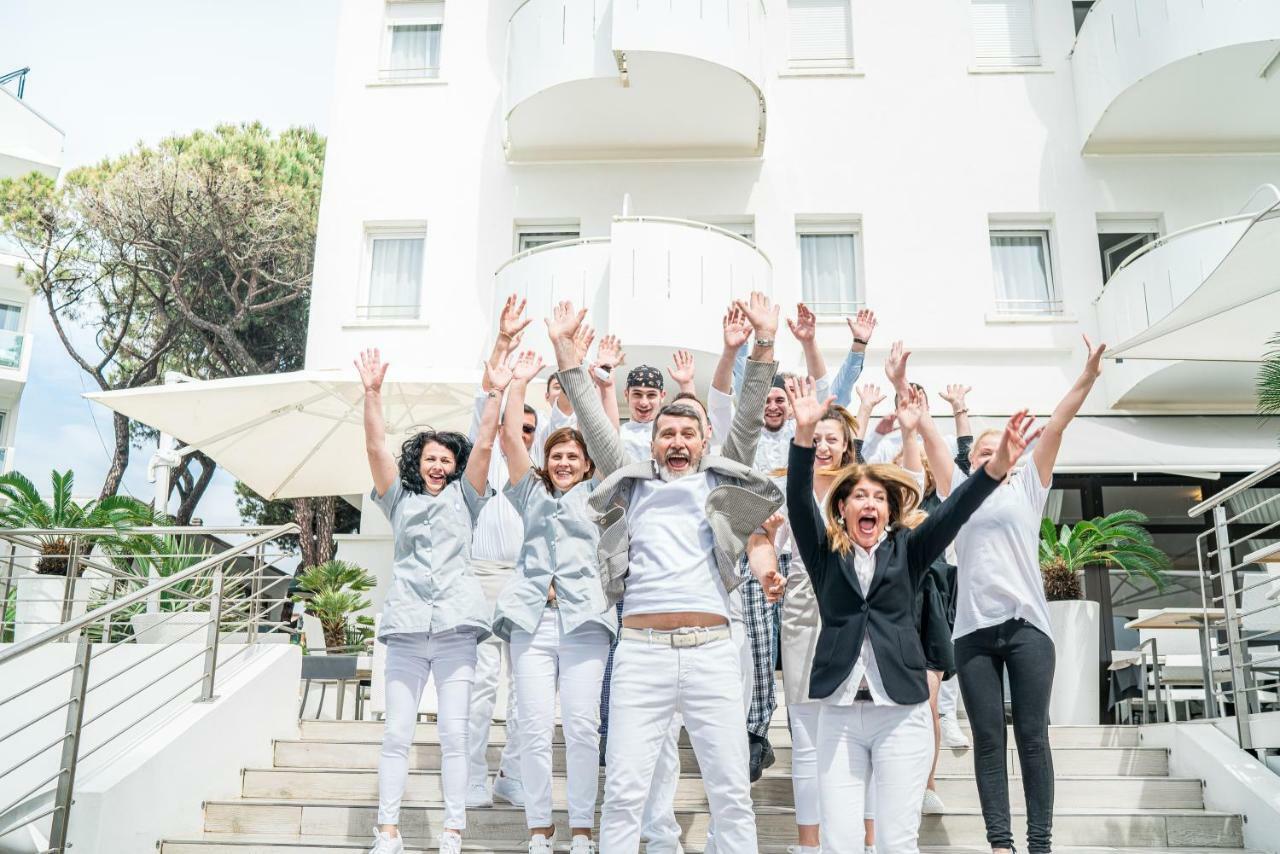 Hotel Luna Lignano Sabbiadoro Kültér fotó